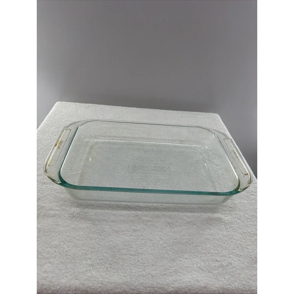 Pyrex 3 Qt Rectangle Glass Baking Dish, Dishwasher & Microwave Safe, 450°F 9x13